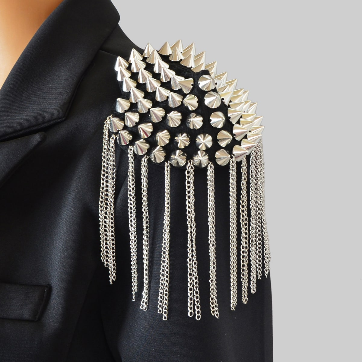 2pcs Fashionable Rivet Fringe Shoulder Epaulet Brooch Edgy Accessories-0